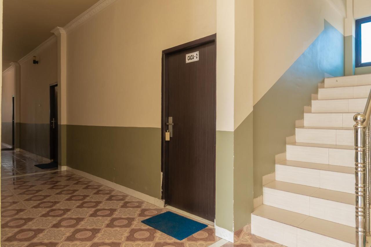 Urbanview Hotel Nugraha Palembang Bagian luar foto
