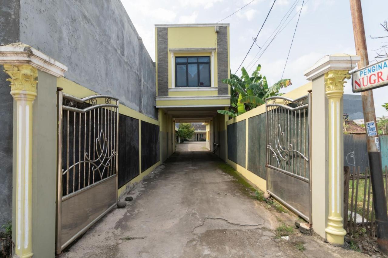 Urbanview Hotel Nugraha Palembang Bagian luar foto