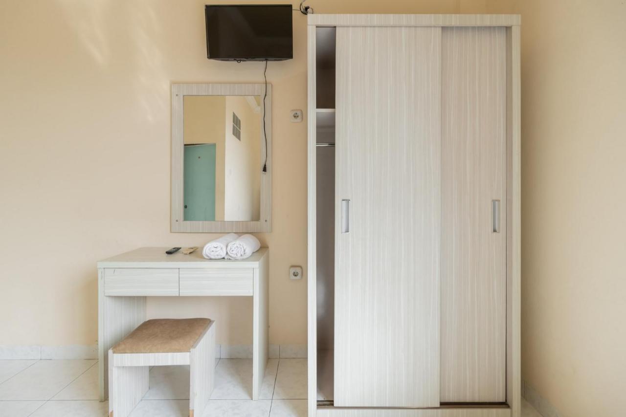Urbanview Hotel Nugraha Palembang Bagian luar foto