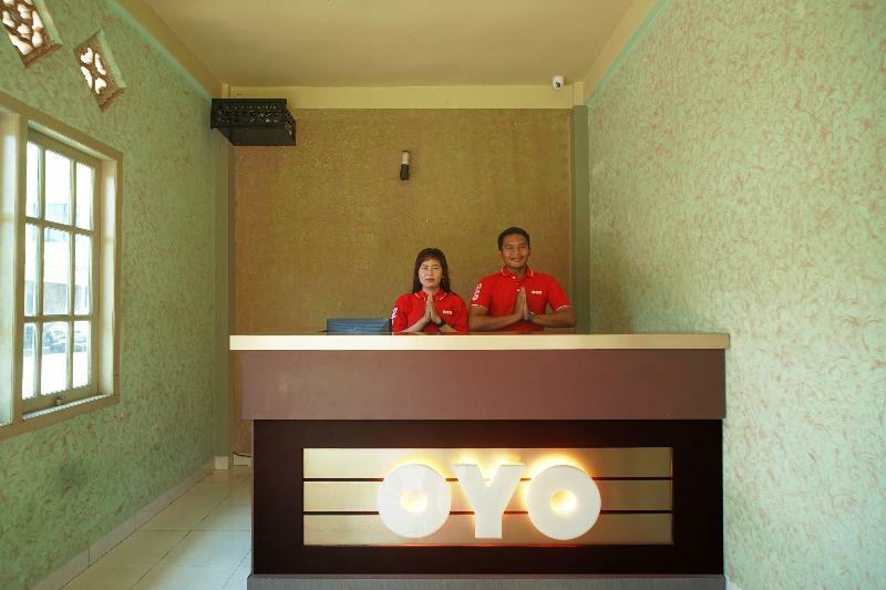 Urbanview Hotel Nugraha Palembang Bagian luar foto