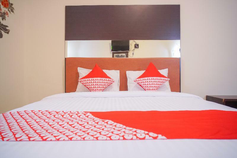 Urbanview Hotel Nugraha Palembang Bagian luar foto