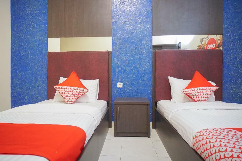 Urbanview Hotel Nugraha Palembang Bagian luar foto